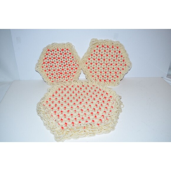 Crochet Trivet Set Three red white Grannycore Floral Hot Pads VTG 1970s - Picture 2 of 8